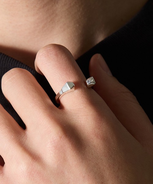 MAISON CLUB(メゾンクラブ)の「【MAISON CLUB】Square Cut Open Ring(リング・メンズ・シルバー・ 19/17/15 )」の2枚目の写真
