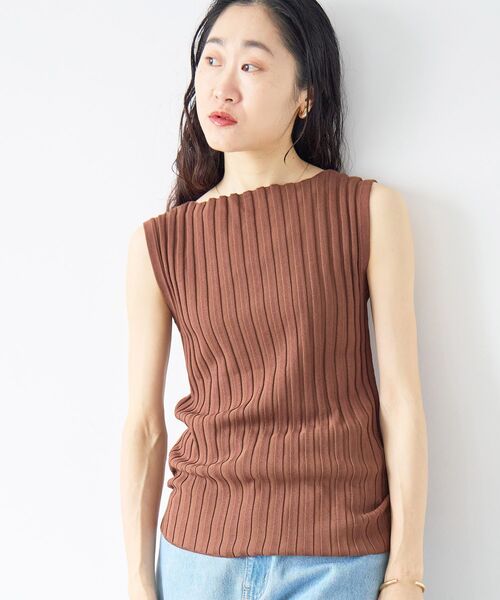 le.coeur blanc(ルクールブラン)の「ボートネックノースリリブニット(ニット/セーター・レディース・ブラウン/オフホワイト/オレンジ/ブラック/グレイッシュベージュ・38)」の11枚目の写真