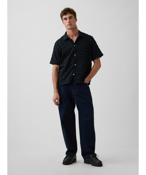 GAP(ギャップ)の「ドビー リラックスフィット ストレートヘムシャツ(シャツ/ブラウス・メンズ・ホワイト/ブラック・XS/S/M/L/XL)」の6枚目の写真