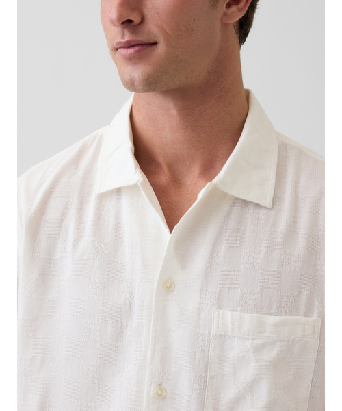 GAP(ギャップ)の「ドビー リラックスフィット ストレートヘムシャツ(シャツ/ブラウス・メンズ・ホワイト/ブラック・XS/S/M/L/XL)」の9枚目の写真