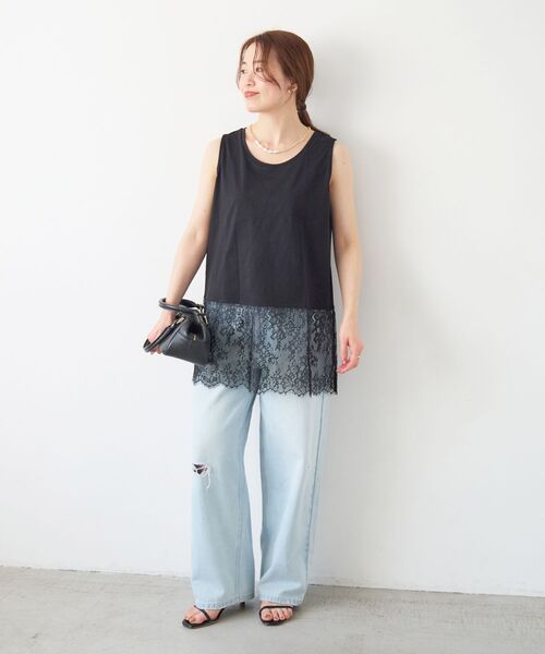 le.coeur blanc（ルクールブラン）の「裾レースタンク（タンクトップ・レディース・オフホワイト/ブラック・38）」の4枚目の写真