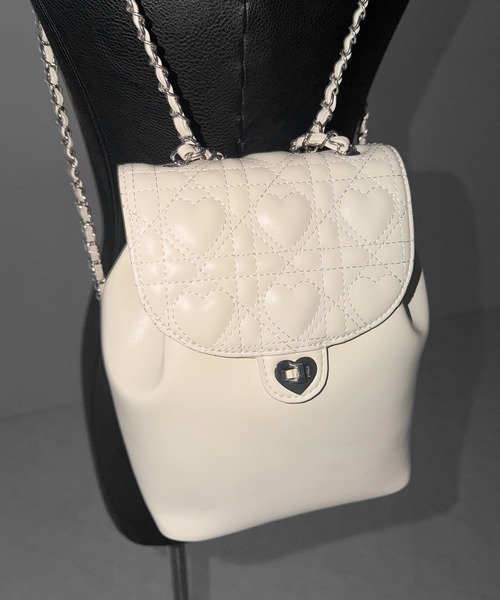me+em select(ミームセレクト)の「ハートキルティングチェーンミニリュック / heart quilted chain mini backpack ※※(ショルダーバッグ・レディース・ブラック/アイボリー/ピンク・FREE)」の1枚目の写真