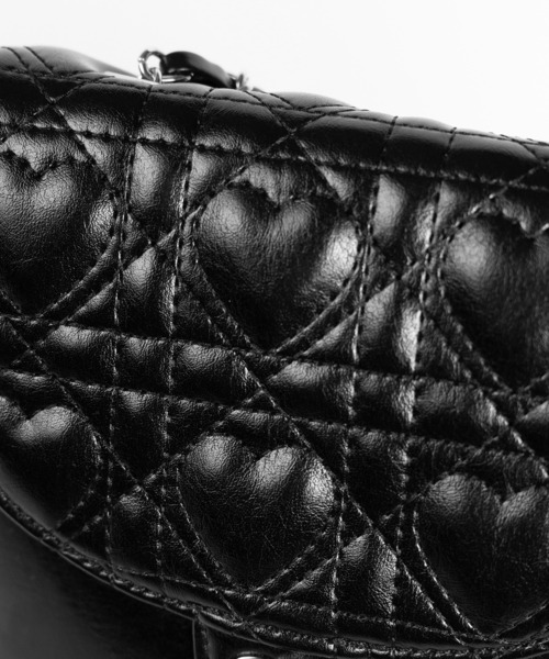 me+em select(ミームセレクト)の「ハートキルティングチェーンミニリュック / heart quilted chain mini backpack ※※(ショルダーバッグ・レディース・ブラック/アイボリー/ピンク・FREE)」の4枚目の写真