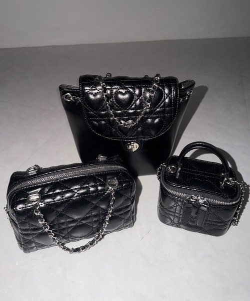 me+em select(ミームセレクト)の「ハートキルティングチェーンミニリュック / heart quilted chain mini backpack ※※(ショルダーバッグ・レディース・ブラック/アイボリー/ピンク・FREE)」の8枚目の写真