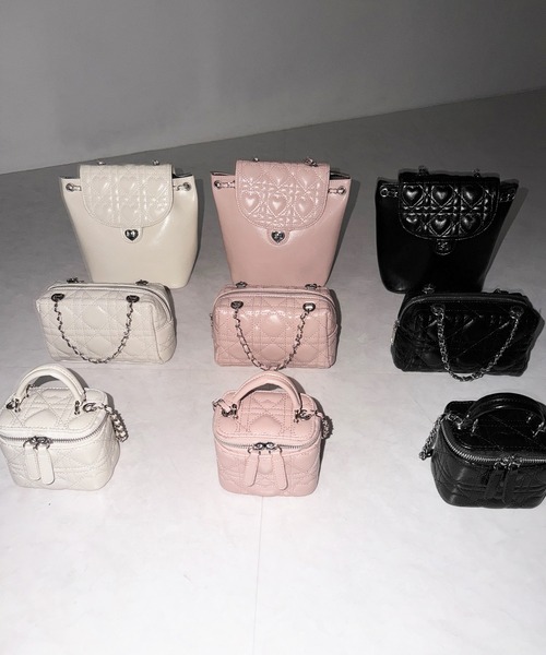 me+em select(ミームセレクト)の「ハートキルティングチェーンミニリュック / heart quilted chain mini backpack ※※(ショルダーバッグ・レディース・ブラック/アイボリー/ピンク・FREE)」の9枚目の写真