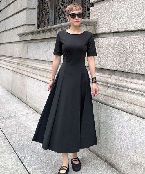 JENNE(ジェンヌ)の「袖グログランカットソーワンピース(ワンピース・レディース・ブラック/ネイビー・MEDIUM/SMALL/LARGE)」の1枚目の写真