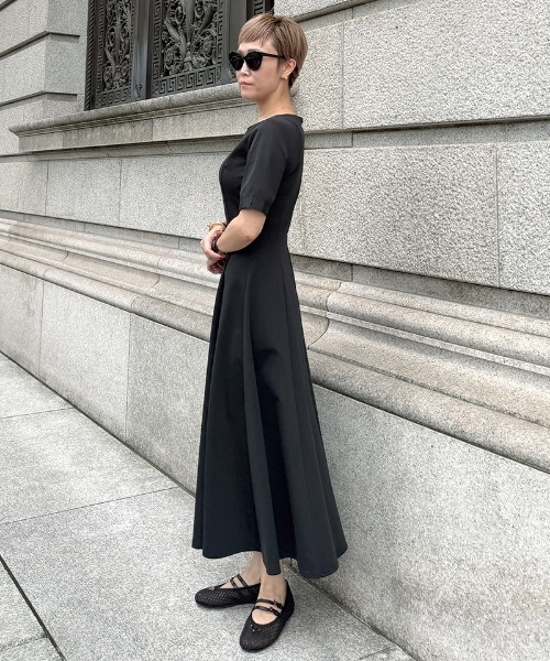 JENNE(ジェンヌ)の「袖グログランカットソーワンピース(ワンピース・レディース・ブラック/ネイビー・MEDIUM/SMALL/LARGE)」の5枚目の写真