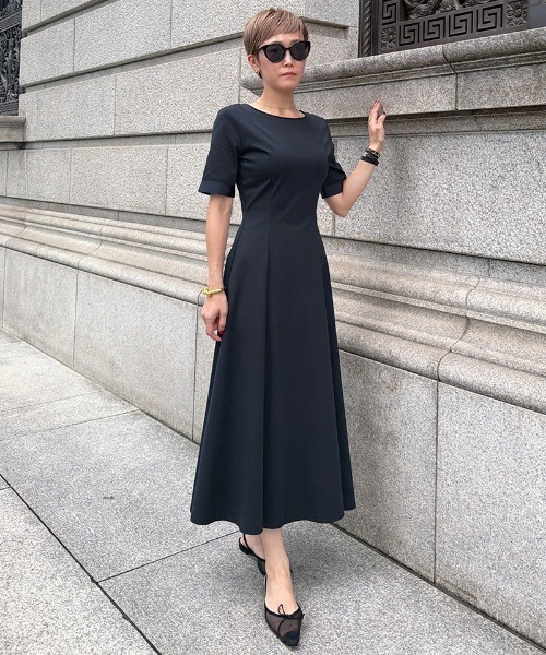 JENNE(ジェンヌ)の「袖グログランカットソーワンピース(ワンピース・レディース・ブラック/ネイビー・MEDIUM/SMALL/LARGE)」の18枚目の写真