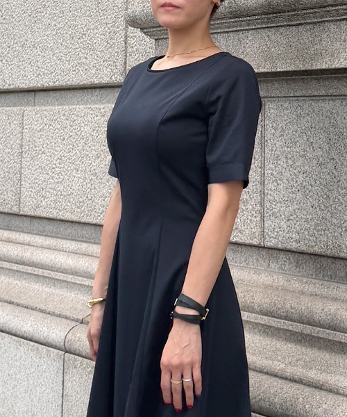 JENNE(ジェンヌ)の「袖グログランカットソーワンピース(ワンピース・レディース・ブラック/ネイビー・MEDIUM/SMALL/LARGE)」の20枚目の写真