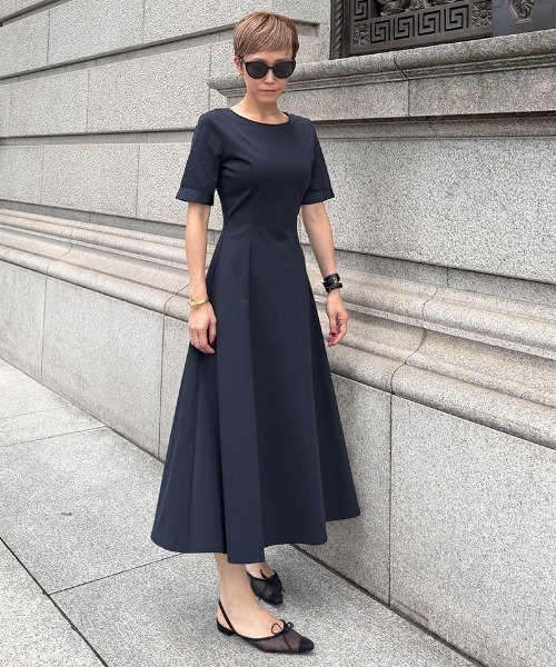 JENNE(ジェンヌ)の「袖グログランカットソーワンピース(ワンピース・レディース・ブラック/ネイビー・MEDIUM/SMALL/LARGE)」の22枚目の写真