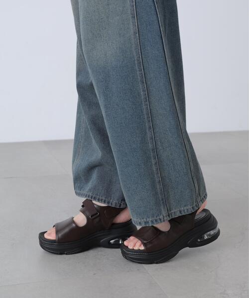 FREE'S MART（フリーズマート）の「エア入りサンダル（スニーカー・レディース・ブラウン/ブラック・MEDIUM/SMALL）」の2枚目の写真