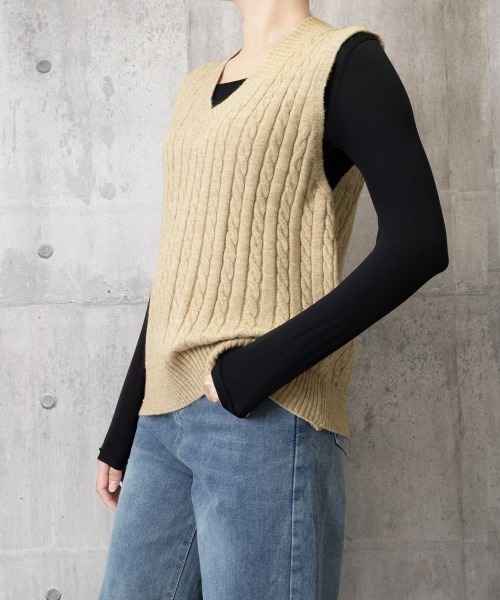 Miniministore(ミニミニストア)の「ニットベスト ケーブル編み 重ね着韓国風(ベスト・レディース・ベージュ/ブラック/グレー/アイボリー・FREE)」の9枚目の写真