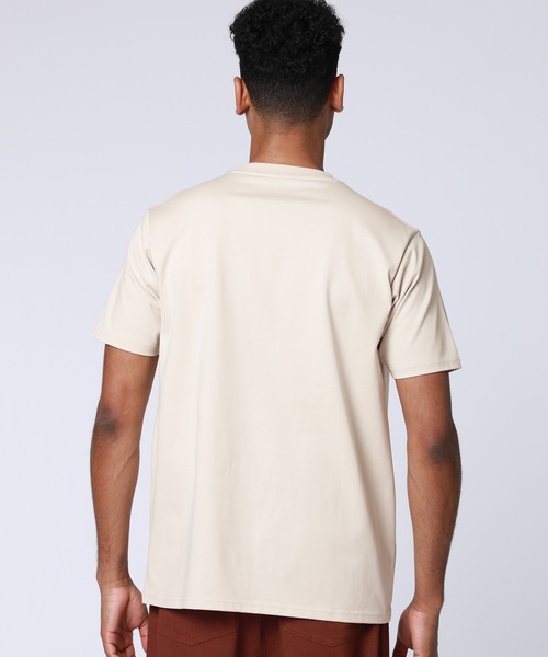 Psycho Bunny（サイコバニー）の「COOLMAX コミックフォント ロゴTシャツ（Tシャツ/カットソー・メンズ・ベージュ/ホワイト/ブラック・X-LARGE/LARGE/MEDIUM/SMALL）」の4枚目の写真