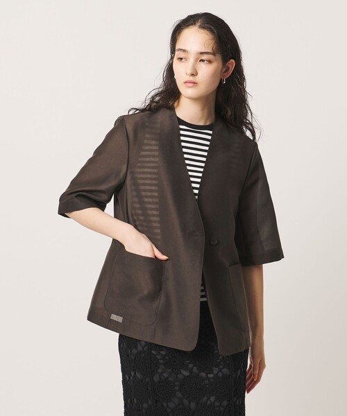 UNITED ARROWS（ユナイテッドアローズ）の「シアー ノーラペル ハーフスリーブ ジャケット ‐ウォッシャブル‐（テーラードジャケット・レディース・ダークブラウン/オフホワイト・38/36）」の2枚目の写真