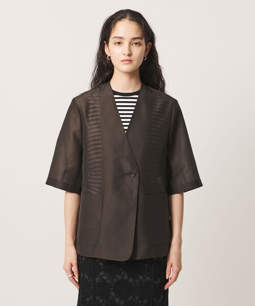 UNITED ARROWS（ユナイテッドアローズ）の「シアー ノーラペル ハーフスリーブ ジャケット ‐ウォッシャブル‐（テーラードジャケット・レディース・ダークブラウン/オフホワイト・38/36）」の8枚目の写真