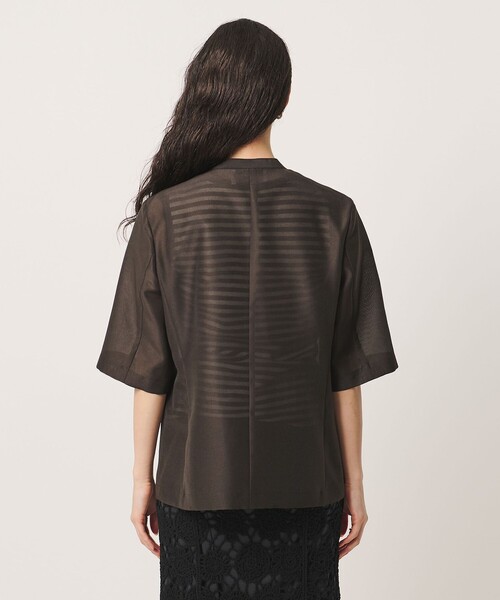 UNITED ARROWS（ユナイテッドアローズ）の「シアー ノーラペル ハーフスリーブ ジャケット ‐ウォッシャブル‐（テーラードジャケット・レディース・ダークブラウン/オフホワイト・38/36）」の10枚目の写真