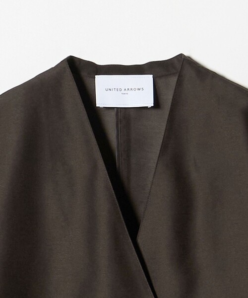 UNITED ARROWS（ユナイテッドアローズ）の「シアー ノーラペル ハーフスリーブ ジャケット ‐ウォッシャブル‐（テーラードジャケット・レディース・ダークブラウン/オフホワイト・38/36）」の13枚目の写真