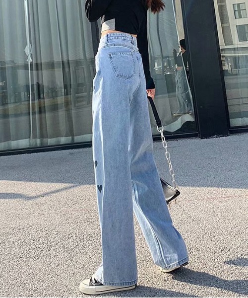 &soiree(アンドソワレ)の「ハートラインデニムストレートパンツ(デニムパンツ・レディース・ブラック/ブルー・SMALL/MEDIUM/LARGE/X-LARGE)」の4枚目の写真