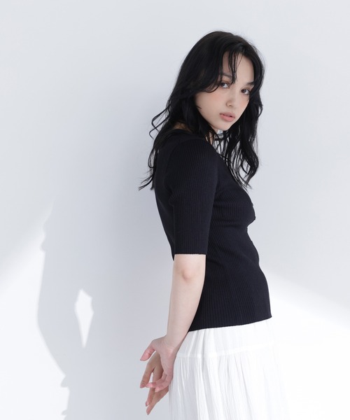 NATURAL BEAUTY BASIC（ナチュラルビューティーベーシック）の「レイヤードＶネックニット（ニット/セーター・レディース・イエロー系その他/グレー系その他/ブラック系その他2・ﾌﾘ-）」の7枚目の写真