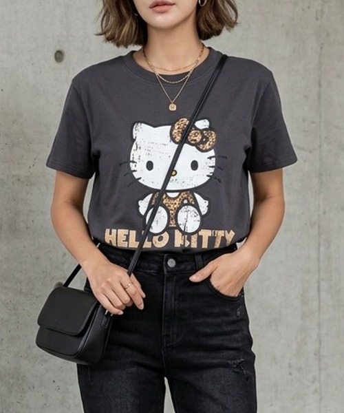 GLAMOROUS JANE(グラマラスジェーン)の「HELLO KITTYレオパード柄半袖Tシャツ(Tシャツ/カットソー・レディース・レッド/オフホワイト/チャコールグレー/ブラック・FREE)」の4枚目の写真