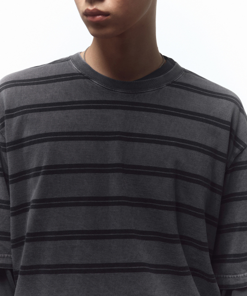 MUSINSA STANDARD（ムシンサスタンダード）の「プロストダイドダブルストライプTシャツ[チャコールグレー]（Tシャツ/カットソー・メンズ・その他・SMALL/MEDIUM/LARGE/X-LARGE/2XL/3XL）」の4枚目の写真