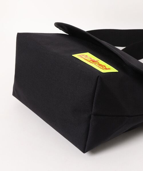 Manhattan Portage（マンハッタンポーテージ）の「Manhattan Portage/マンハッタンポーテージ ショルダーバッグ "トイストーリー" Nylon Messenger Bag(SM)FZP MGNT/ALIENS MP1605FZPTOYALN（ショルダーバッグ・メンズ・ブラック・FREE）」の4枚目の写真