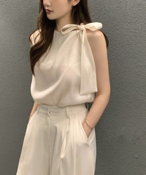 FAVORITO(ファヴォリート)の「リボントップス(その他トップス・レディース・ブラック/オフホワイト/ベージュ・F)」の1枚目の写真