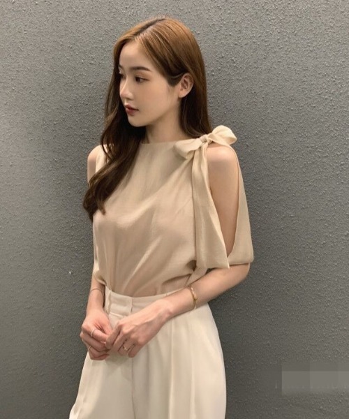 FAVORITO(ファヴォリート)の「リボントップス(その他トップス・レディース・ブラック/オフホワイト/ベージュ・F)」の11枚目の写真