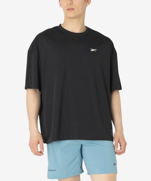 Reebok(リーボック)の「バスケットボール リラックス Tシャツ / ID BASKETBALL RELAXED T-SHIRT(Tシャツ/カットソー・メンズ・ブラック/ホワイト・X-LARGE/SMALL/MEDIUM/LARGE)」の2枚目の写真