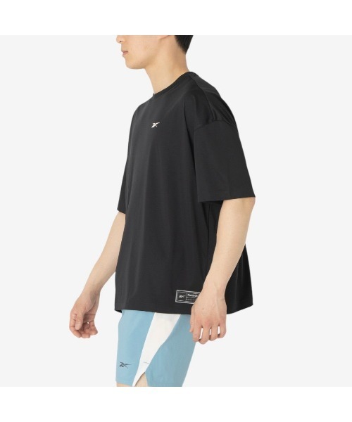 Reebok(リーボック)の「バスケットボール リラックス Tシャツ / ID BASKETBALL RELAXED T-SHIRT(Tシャツ/カットソー・メンズ・ブラック/ホワイト・X-LARGE/SMALL/MEDIUM/LARGE)」の18枚目の写真