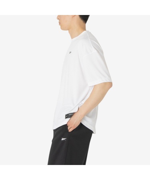 Reebok(リーボック)の「バスケットボール リラックス Tシャツ / ID BASKETBALL RELAXED T-SHIRT(Tシャツ/カットソー・メンズ・ブラック/ホワイト・X-LARGE/SMALL/MEDIUM/LARGE)」の10枚目の写真