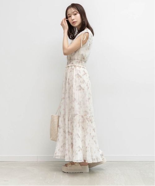 RANDA(ランダ)の「プリーツティアードシフォンワンピース(ワンピース・レディース・ブルー/グリーン/ピンク・1/0)」の8枚目の写真