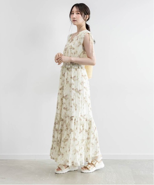 RANDA(ランダ)の「プリーツティアードシフォンワンピース(ワンピース・レディース・ブルー/グリーン/ピンク・1/0)」の14枚目の写真