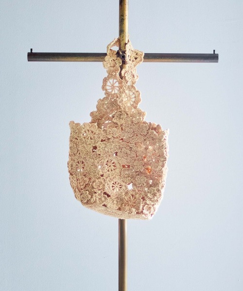 ROSE BUD（ローズバッド）の「(toca)FULL BLOOM BAG（ショルダーバッグ・レディース・ブラック/ベージュ・ONE SIZE）」の2枚目の写真