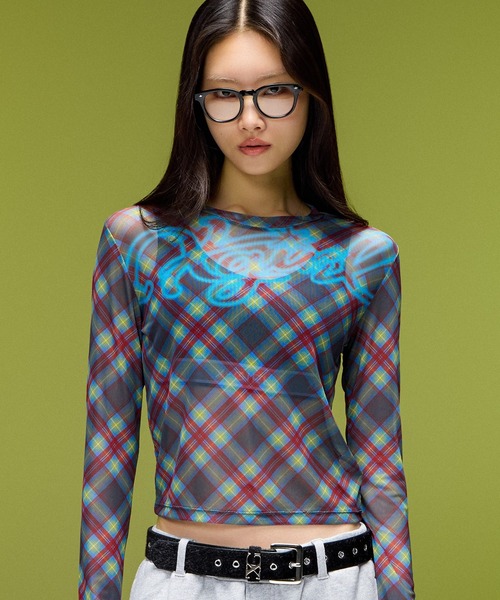 X-girl(エックスガール)の「SPRAY LOGO MESH L/S COMPACT TOP(Tシャツ/カットソー・レディース・ベージュ/マルチ・ONE SIZE)」の1枚目の写真
