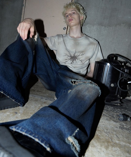 GRANCY(グランシー)の「【GRANCY】Rifted Slash Buggy Denim Pants / リフテッドスラッシュバギーデニムパンツ(デニムパンツ・メンズ・ブルー/ブラック・S/M/L)」の11枚目の写真