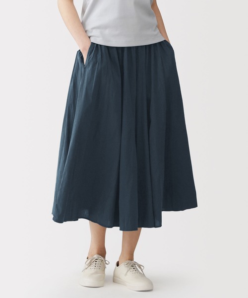 無印良品(ムジルシリョウヒン)の「婦人 不揃い楊柳 イージースカートパンツ(その他パンツ・レディース・ブラック/オフホワイト/ブルー/ダークネイビー・S-M/L-XL)」の4枚目の写真