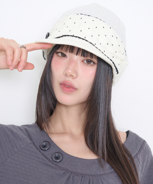 ILLIGO（イリゴ）の「ドットボタンニュースボーイキャップアイボリー（ハンチング/ベレー帽・レディース・その他・OS）」の2枚目の写真