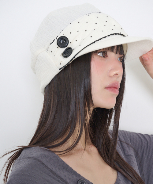 ILLIGO（イリゴ）の「ドットボタンニュースボーイキャップアイボリー（ハンチング/ベレー帽・レディース・その他・OS）」の3枚目の写真