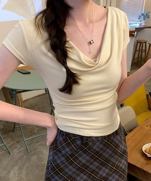 Teem Store(チームストア)の「ドレープネックオフショルカットソー 半袖(Tシャツ/カットソー・レディース・ブラック・S)」の4枚目の写真