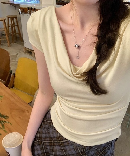 Teem Store(チームストア)の「ドレープネックオフショルカットソー 半袖(Tシャツ/カットソー・レディース・ブラック・S)」の6枚目の写真