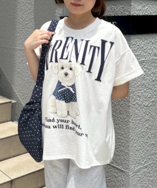 continuer de NICE CLAUP(コンティニューデナイスクラップ)の「ちびリボン犬BigT(Tシャツ/カットソー・レディース・オフホワイト/チャコールグレー/ピンク/オートミール・FREE)」の1枚目の写真