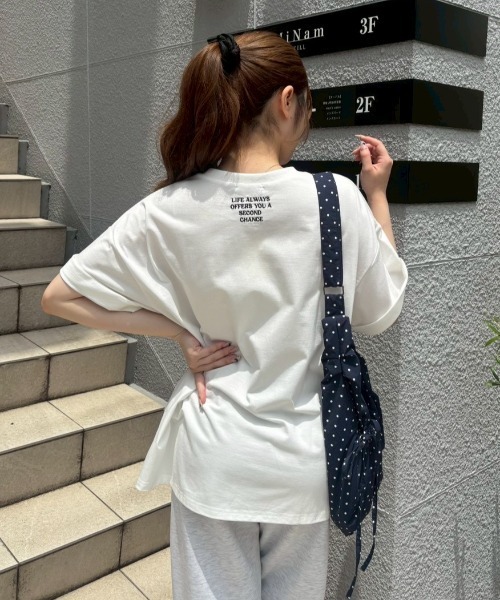 continuer de NICE CLAUP(コンティニューデナイスクラップ)の「ちびリボン犬BigT(Tシャツ/カットソー・レディース・オフホワイト/チャコールグレー/ピンク/オートミール・FREE)」の8枚目の写真