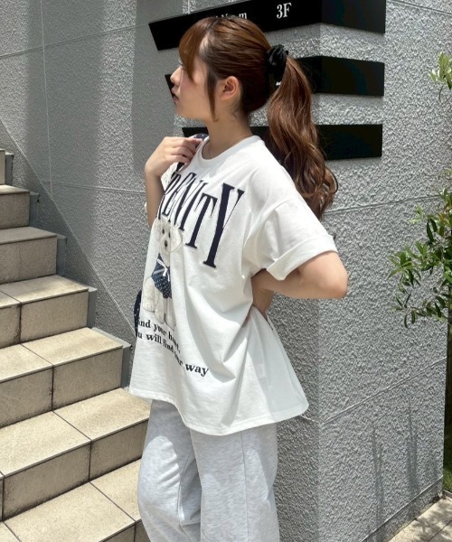 continuer de NICE CLAUP(コンティニューデナイスクラップ)の「ちびリボン犬BigT(Tシャツ/カットソー・レディース・オフホワイト/チャコールグレー/ピンク/オートミール・FREE)」の7枚目の写真