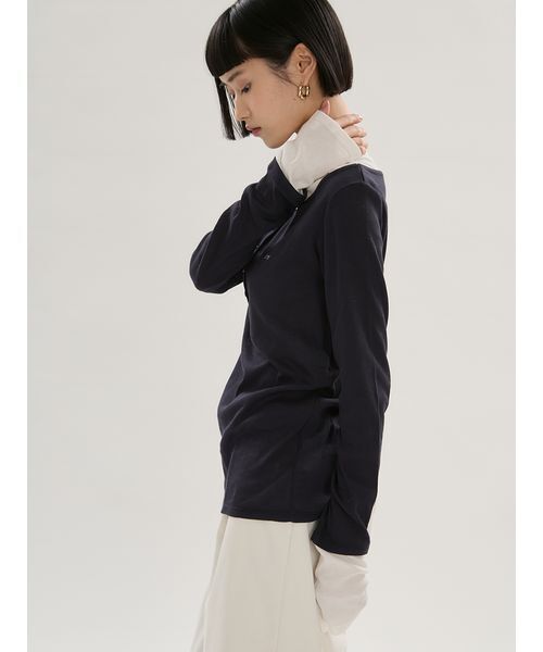 emmi(エミ)の「【emmi×PlaxTM】レイヤードデザインヘンリーネックカットソー(Tシャツ/カットソー・レディース・ネイビー/ライトブルー/ライトグレー・F)」の19枚目の写真