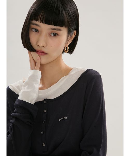 emmi(エミ)の「【emmi×PlaxTM】レイヤードデザインヘンリーネックカットソー(Tシャツ/カットソー・レディース・ネイビー/ライトブルー/ライトグレー・F)」の11枚目の写真