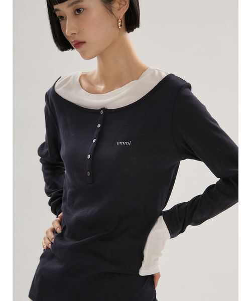 emmi(エミ)の「【emmi×PlaxTM】レイヤードデザインヘンリーネックカットソー(Tシャツ/カットソー・レディース・ネイビー/ライトブルー/ライトグレー・F)」の10枚目の写真