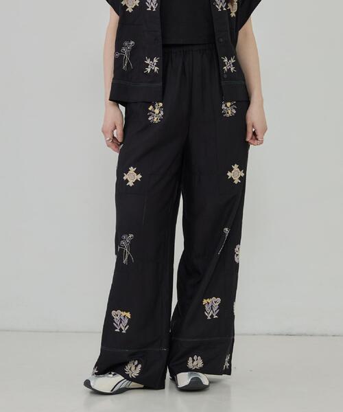 GALLEST（ギャレスト）の「アート刺繍イージーパンツ【セットアップ可能】（その他パンツ・レディース・オフホワイト/ブラック・38）」の16枚目の写真