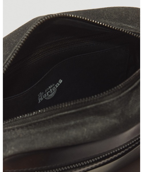 Dr. Martens(ドクターマーチン)の「Dr. Martens/ドクターマーチン ユーティリティ クロスボディ 43142001(ショルダーバッグ・メンズ・ブラック・FREE)」の7枚目の写真