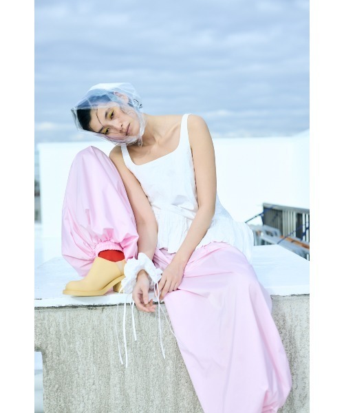 ENFOLD(エンフォルド)の「RAIN-CLOUD SCRUNCHIE(シュシュ・レディース・ホワイト・38)」の4枚目の写真